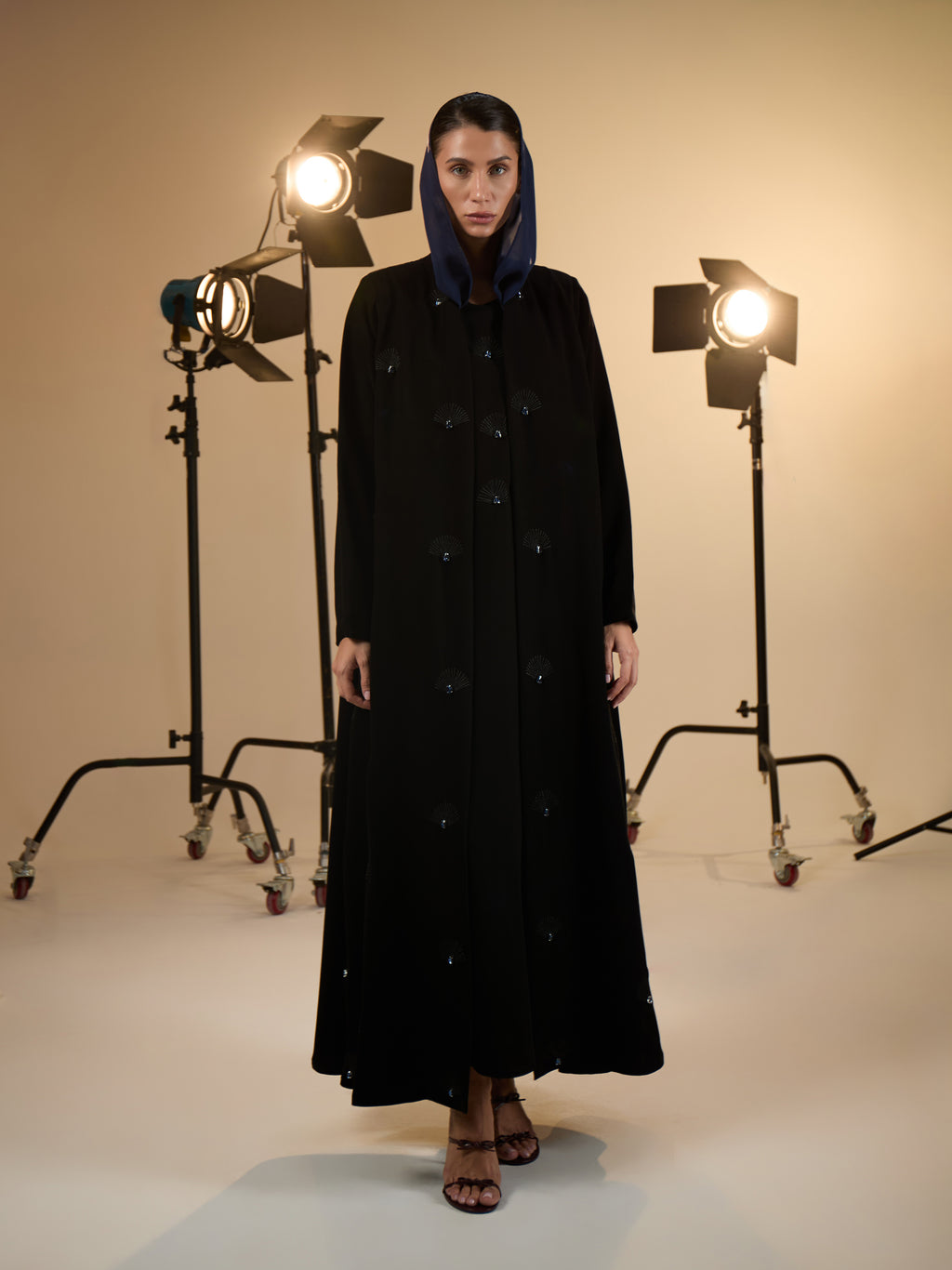 SHINNING STONES ABAYA