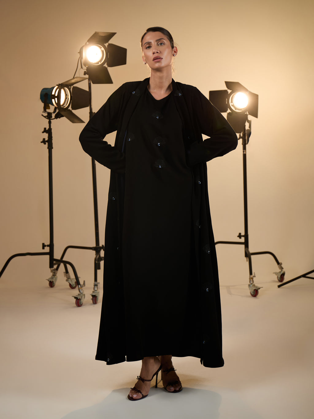 SHINNING STONES ABAYA