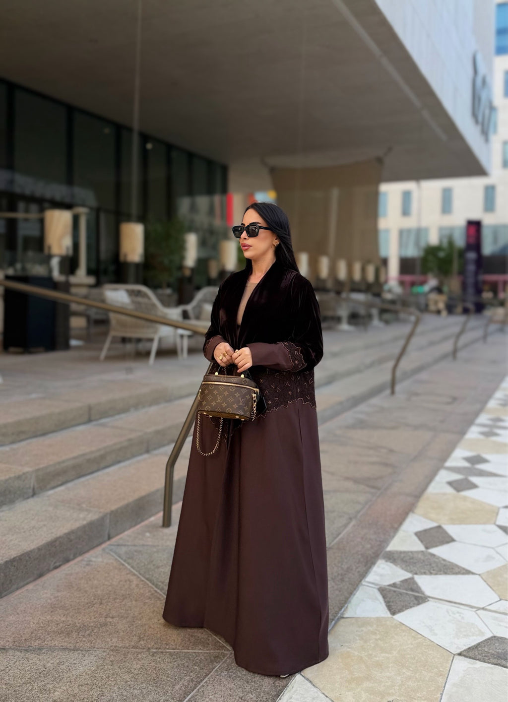 dantiel brown abaya