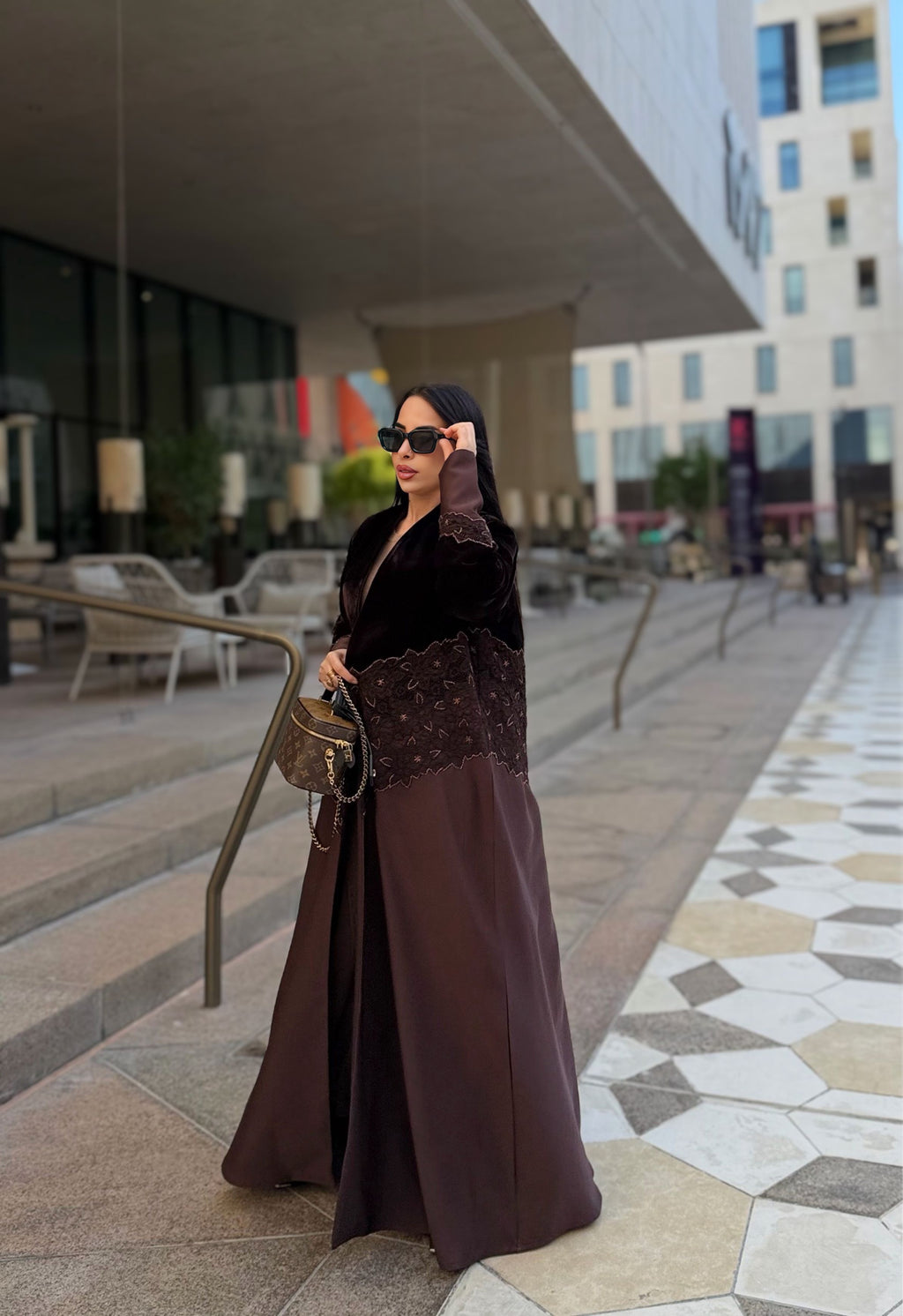 dantiel brown abaya