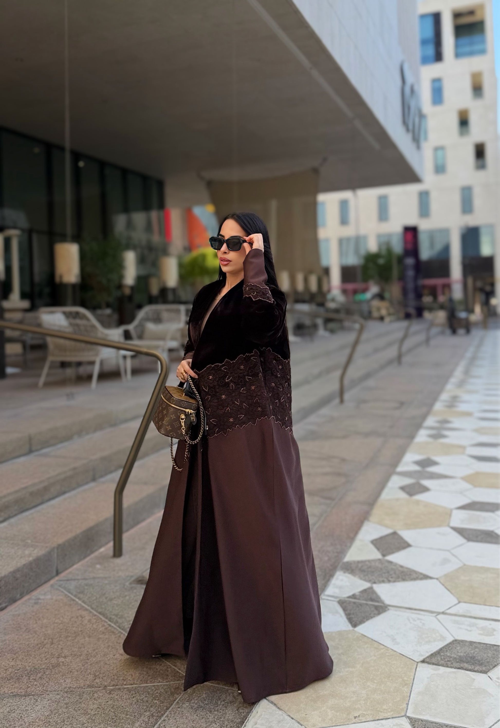 dantiel brown abaya