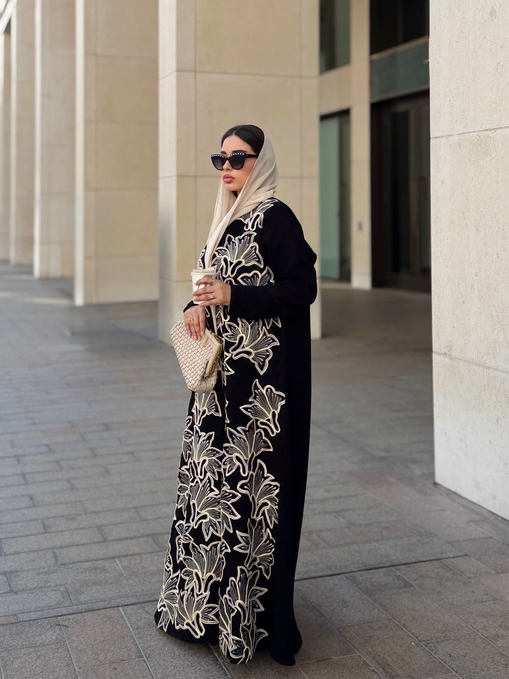 embordery abaya