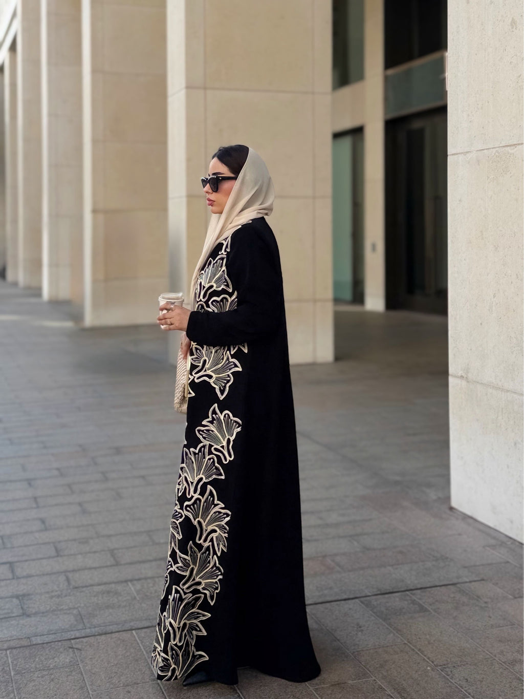 embordery abaya