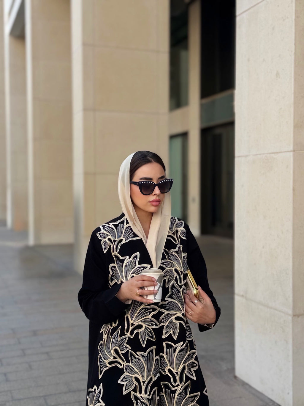 embordery abaya