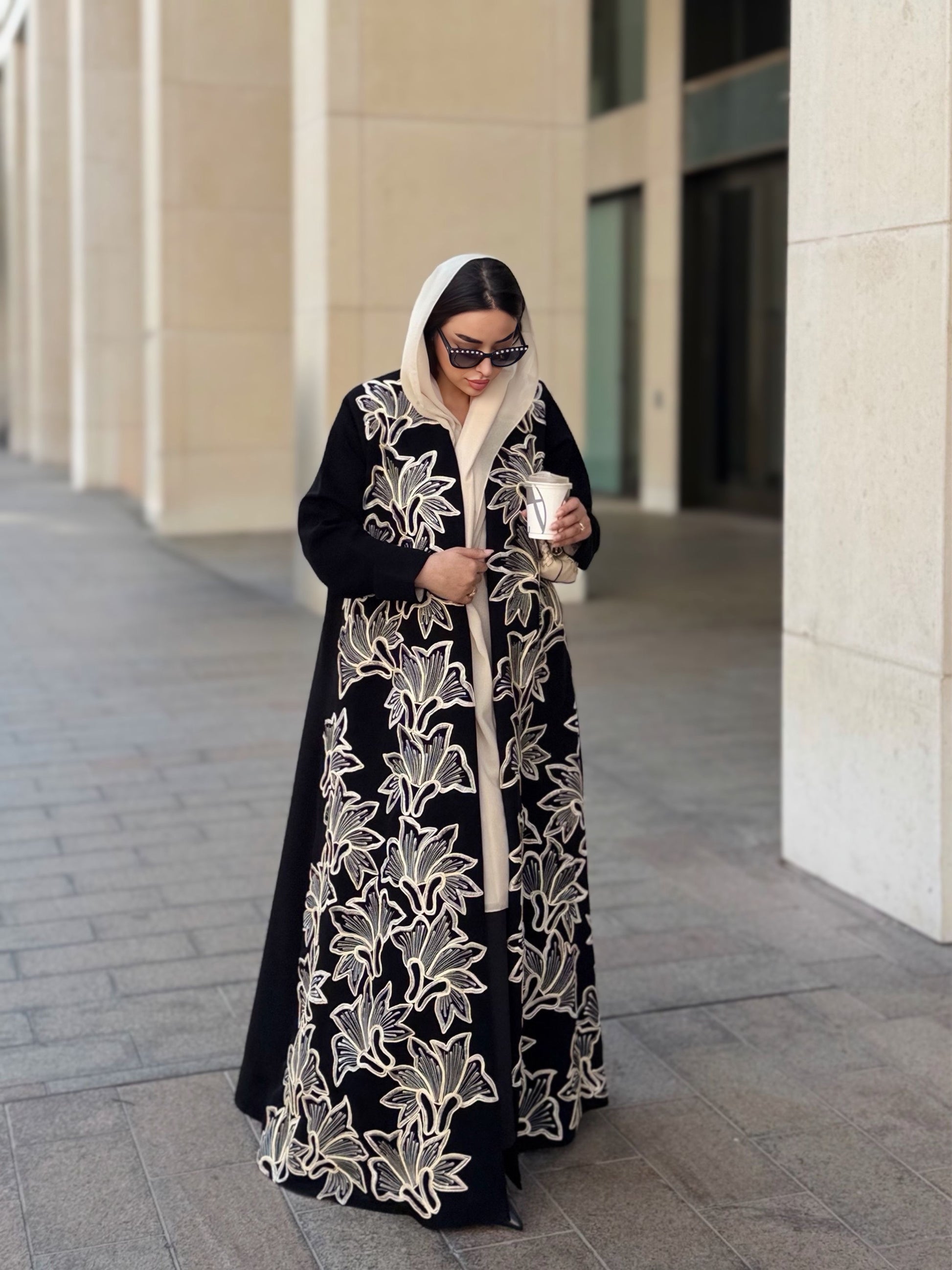 embordery abaya