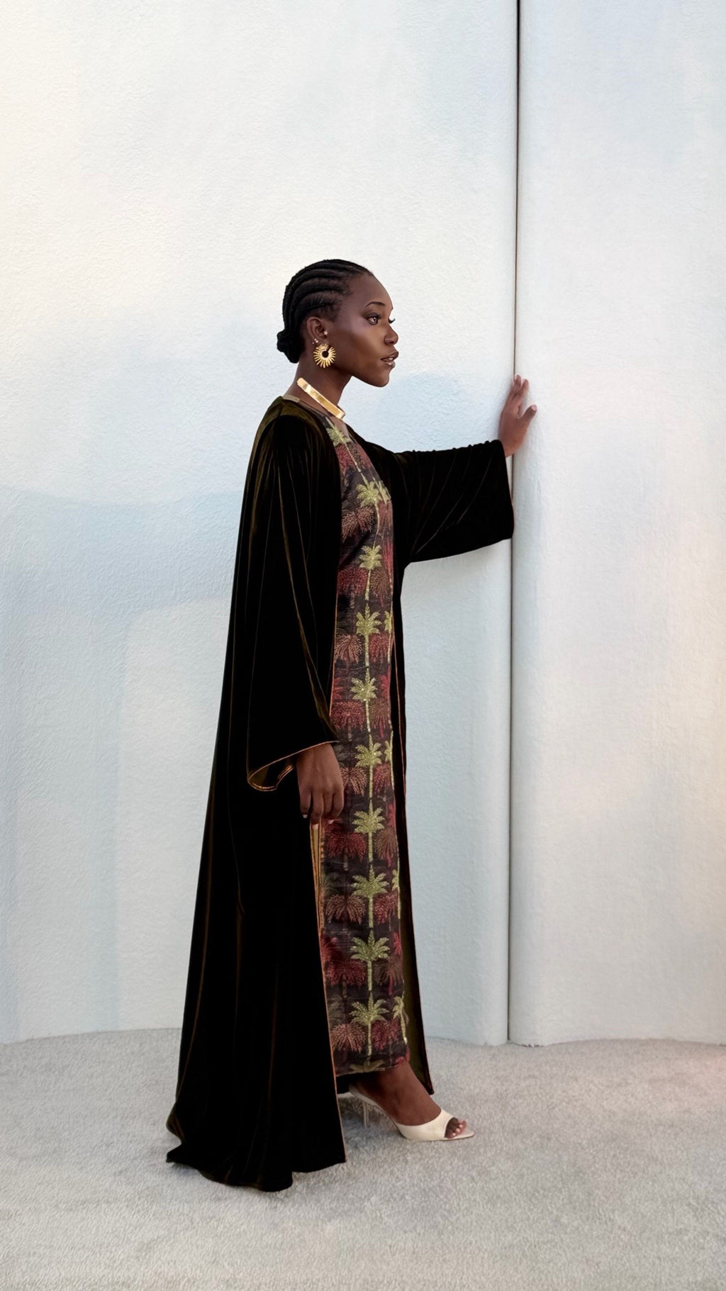 palm dress ,bisht